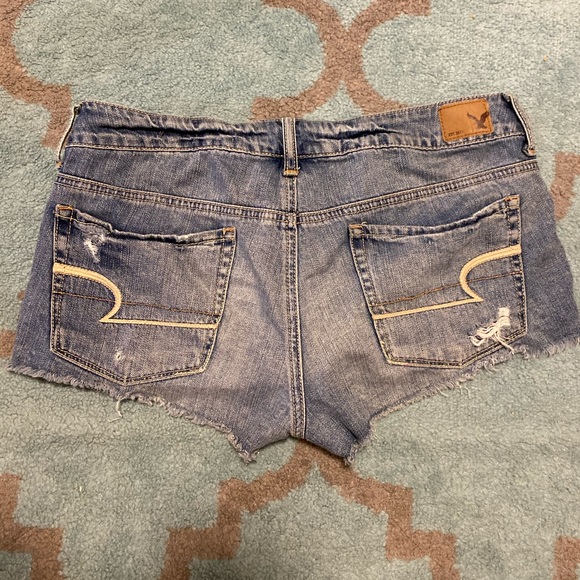 AMERICAN EAGLE jean shorts size 6 - Picture 2 of 3